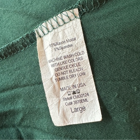 Maternity T Shirt Dress in Emerald Green - Picture 4 of 4